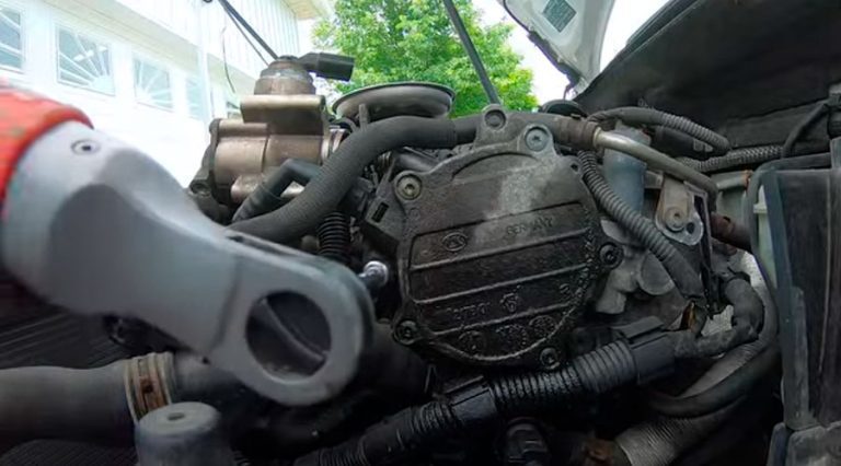 The vacuum pump is an important component of a car that is used to ensure the operation of individual systems
