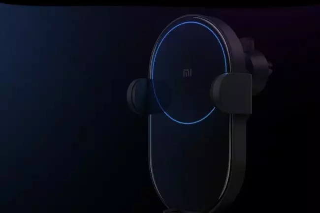 Фото Держатель с беспроводной заряднкой Xiaomi Mi 20W Wireless Car Charger