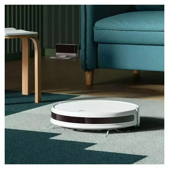 Вид Робота-пылесоса Xiaomi MiJia Sweeping Robot G1 на ковре