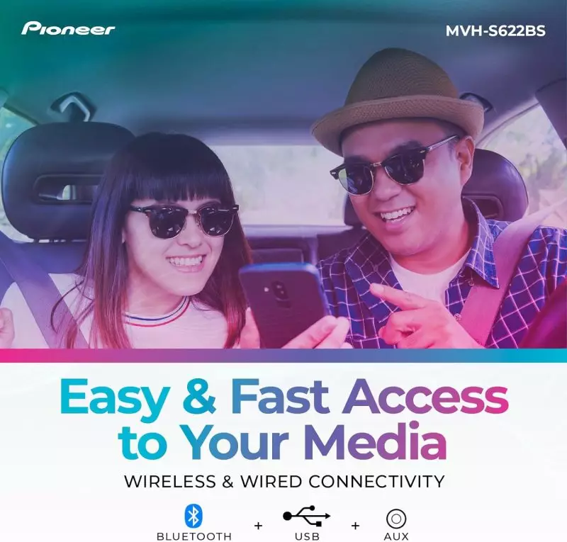 Pioneer MVH-S622BS In-Car Media Receiver with Wireless & Wired Connectivity Two people in a car using the Pioneer MVH-S622BS media receiver with Bluetooth, USB, and AUX options